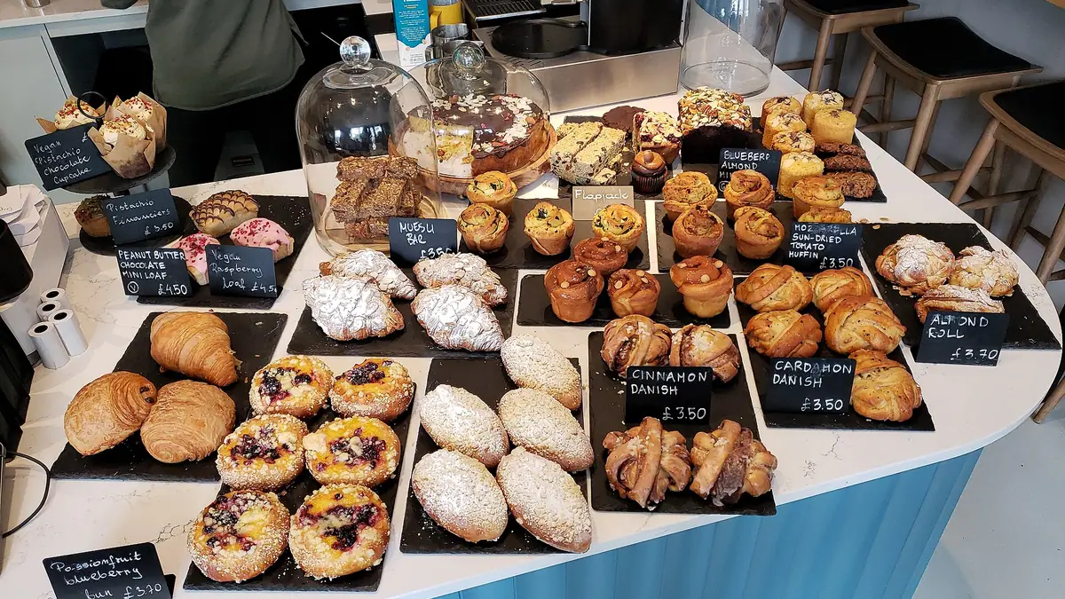 Godfrey's – bakery in Emerson Park, London